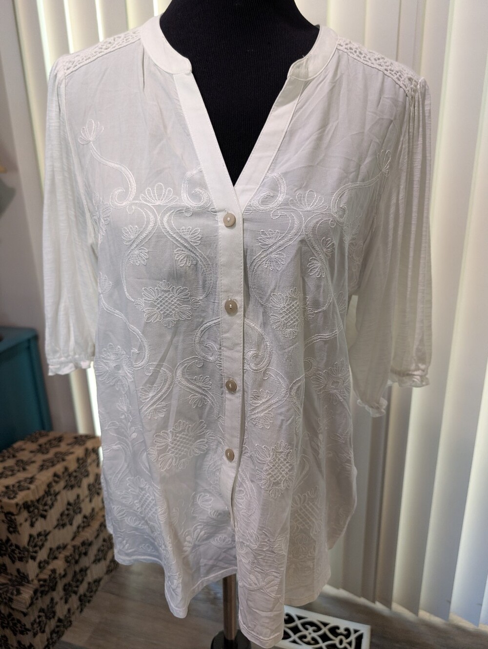 Democracy White on White Embroidered Short Sleeve Button Down Blouse - Picture 2 of 7